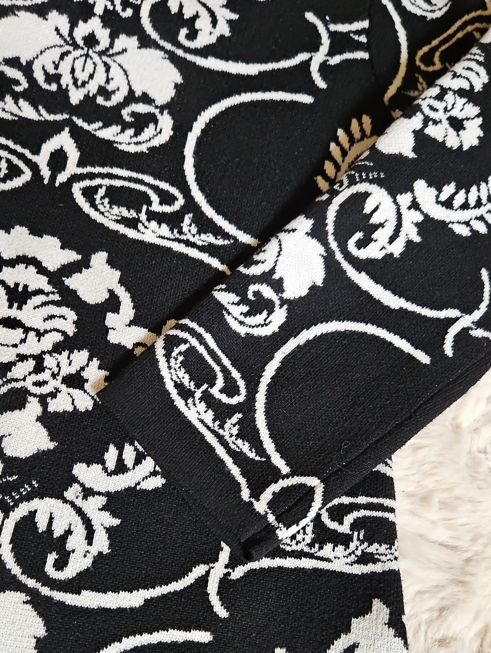 The Limited Black and White Long Sleeve Floral Medallion Dress - Picture 2 of 4